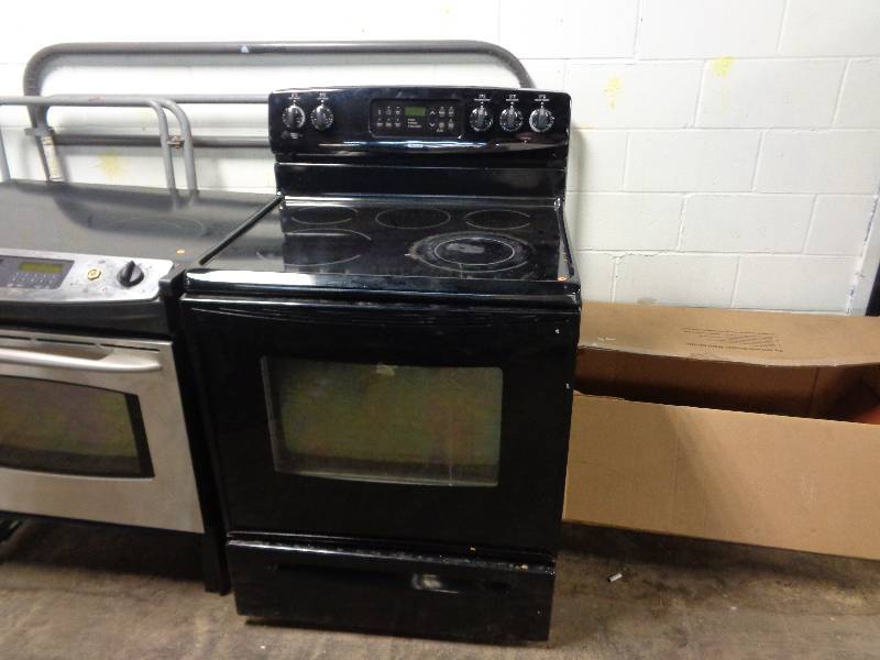 lot 35 image: Kenmore 5 Burner Stove