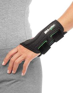 lot 25646 image: MUELLER Green Fitted Wrist Brace, Black, Left Hand, LargeExtra Large 8-10 (86274)