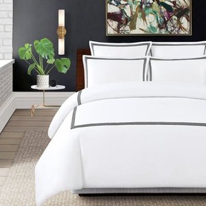 lot 22485 image: Echelon Home Three Line Hotel Collection Cotton Sateen 3-piece Duvet Cover Set- Retail$96.49