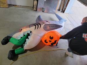 lot 22507 image: 4 ft. Inflatable Animated Shark and Pumpkin- Retail$115.99