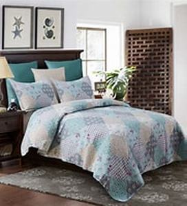 lot 22444 image: 3 Piece Printed Reversible Bedding Quilt Set- Quilt and 2 Shams, Soft & Lightweight King