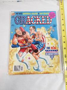 lot 2028 image: Vintage Cracked Magazine December 1992.