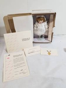 lot 2034 image: Marie Osmond Petite Amour Nikki. NIB