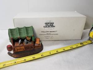 lot 2050 image: Heritage Village Collection Poultry Market. Department 56. Missing Pieces.