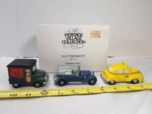 lot 2056 image: Heritage Village Collection. Automobiles. Department 56.