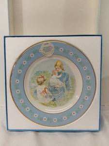 lot 3020 image: AVON 1974 Tenderness Plate Exclusively Decorated and Produced in Spain for Avon Products