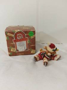 lot 3022 image: Enesco Santas Special Deerlivery Whoopsie Deer On Skates Figurine