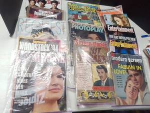 lot 3526 image: Lot of Collectible Magazines