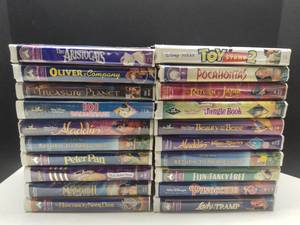 lot 3527 image: Lot of 20 Disney VHS Movies