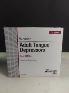 lot 3575 image: Pro Advantage Wooden Adult Tongue Depressors Non-Sterile 500 Count