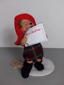 lot 4007 image: Annalee Dolls Carolling Girl Bear 1996