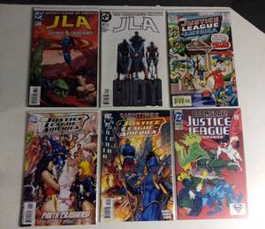 lot 1016 image: Lot of 6 Justice League Comics