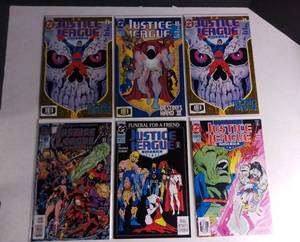 lot 1017 image: Lot of 6 Justice League Comics