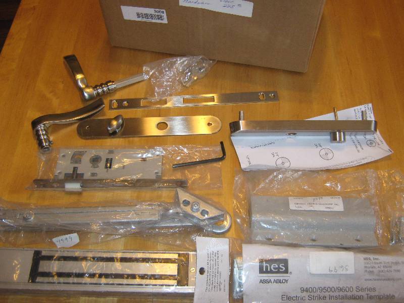 lot 3008 image: commercial door hardware resale lot