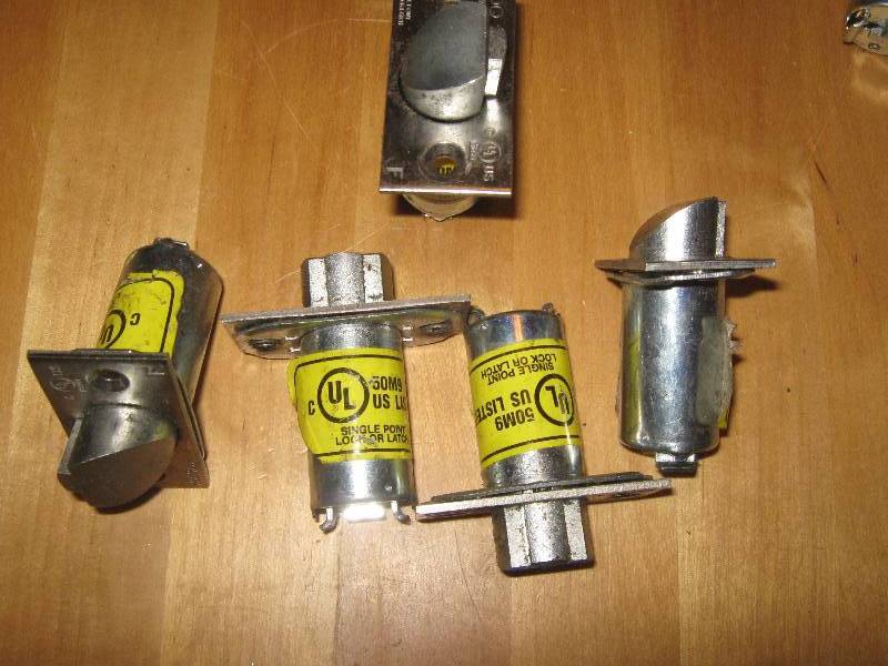 lot 3049 image: 5 ct. lot single point lock or latch 50M9