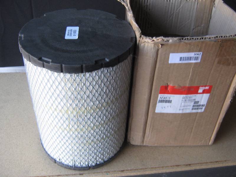 lot 3062 image: Fleetguard Air Filter AF4878 400