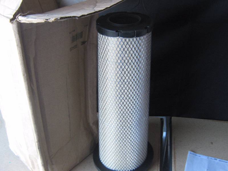 lot 3068 image: Baldwin Air Filter R55430