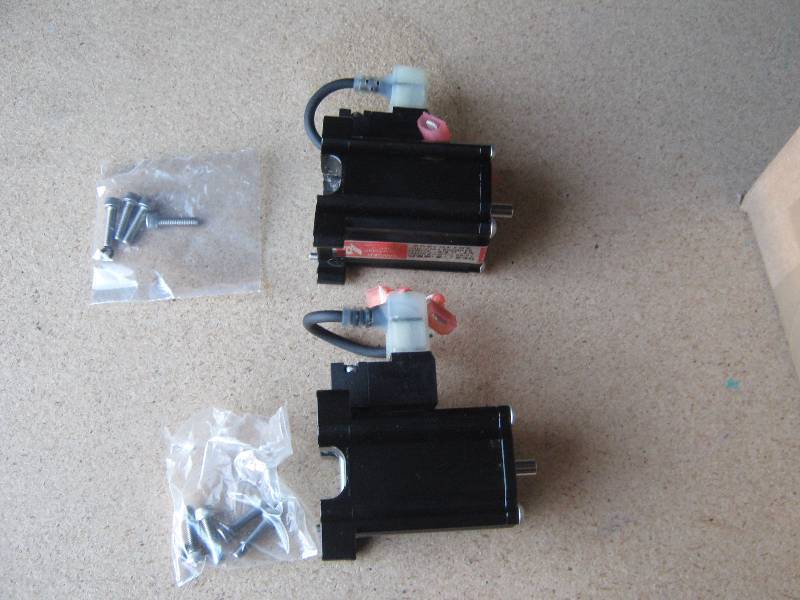 lot 3086 image: 2 ct. lot Pinch Valve 069176-SER Mounting bolts included