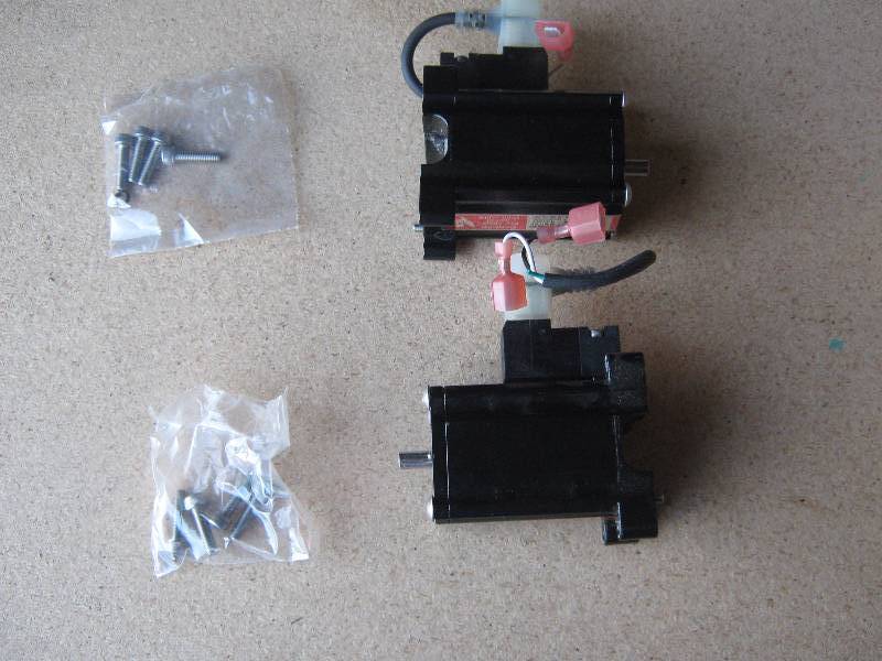 lot 3089 image: 2 ct. lot Pinch Valve 069176-SER Mounting bolts included