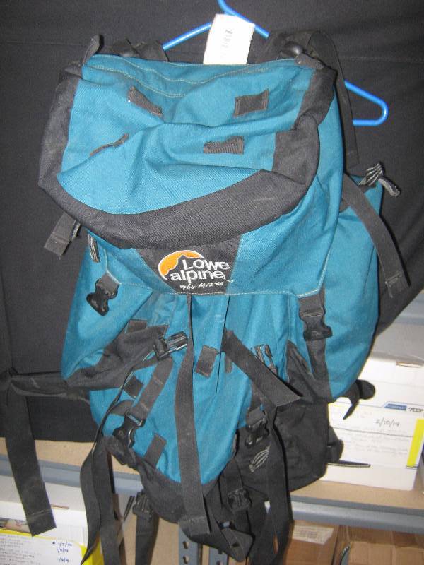lot 3098 image: Lowe Alpine OPHU M160 internal frame backpack teal and black