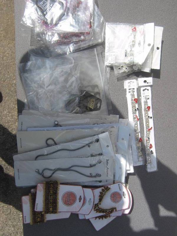 lot 3101 image: 50 ct. lot fashion jewelry assortment- packaged for resale