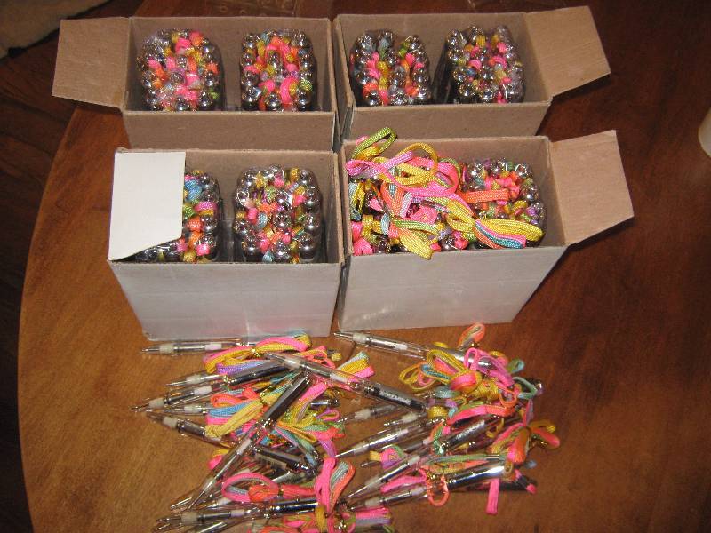 lot 3139 image: 5 boxes lanyard pens (10 dozen total)