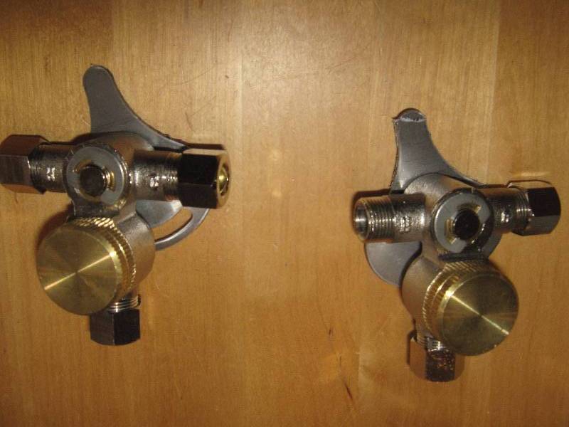 lot 3178 image: 2 ct. lot Zurn MV Mixing valve, lead free