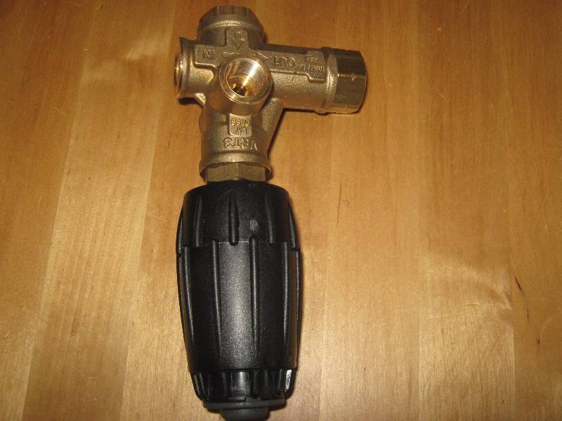 lot 3203 image: Medline VRT 3 Adjustable Unloader 4500 PSI E2- Start