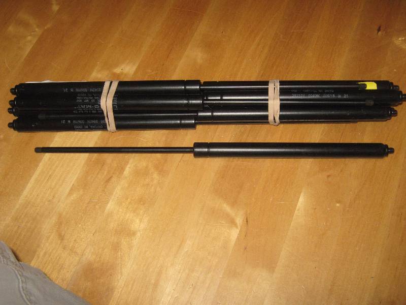lot 3247 image: 10 count lot stabilus lift o matic gas shocks 28219600400n 00616