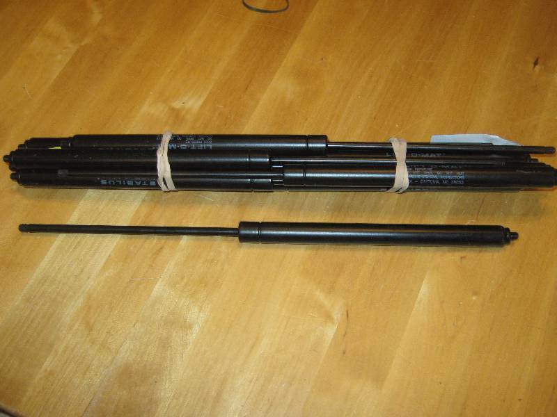 lot 3249 image: 10 count lot stabilus lift o matic gas shocks 28219600400n 00616