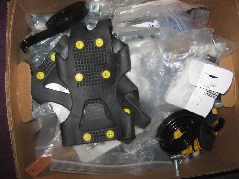 lot 3269 image: large box general merchandise over 200.00 in resale value
