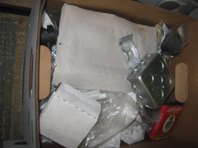 lot 3270 image: large box general merchandise over 200.00 in resale value