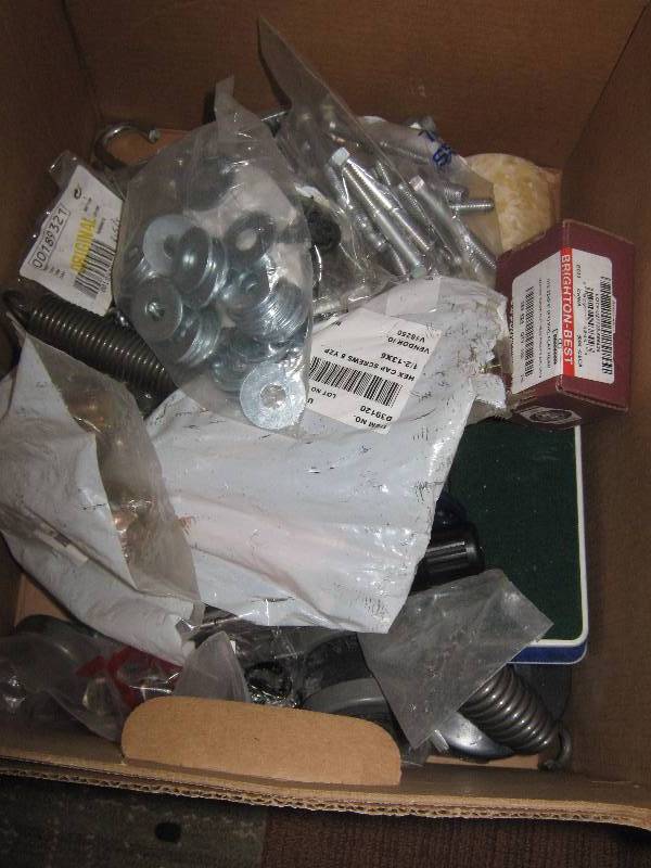 lot 3272 image: large box general merchandise over 200.00 in resale value