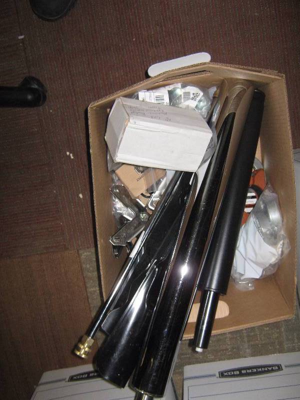 lot 3282 image: large box general merchandise over 200.00 in resale value
