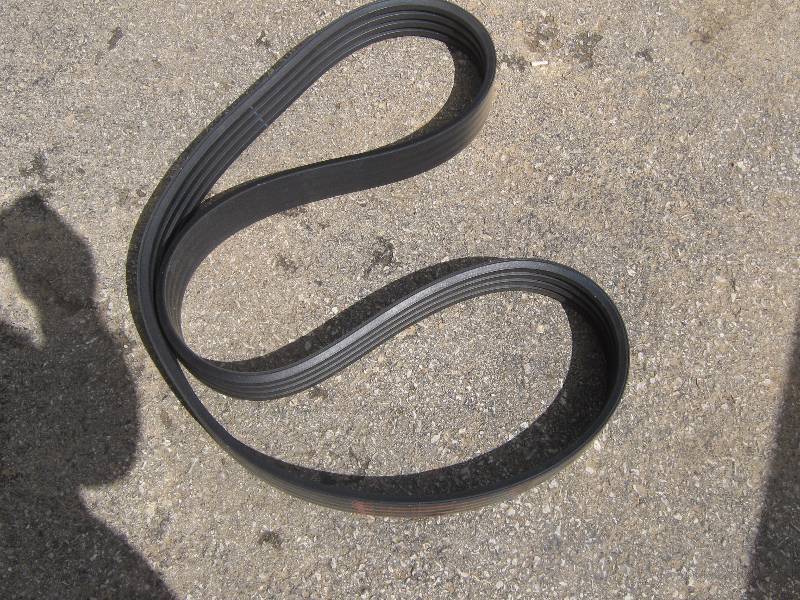 lot 3295 image: Gates hi-power 2 power band timing belt b105  4810ss