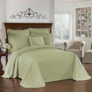lot 6179 image: Historic Charleston King Charles Matelasse Bedspread- Retail$173.49