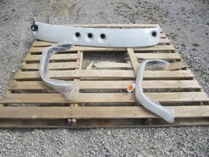 lot 4118 image: Ford F-350 Thru F-600 Fender Flares and Visor