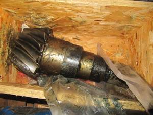 lot 4123 image: Quality Heavy Equipment  & Heavy Truck Parts - Including Bull Gear for Caterpillar Loader & Truck Steering Box