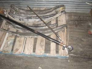 lot 4122 image: Pallet of New Truck Trailer Leaf Springs and New Tie Rod Assembly for 12,000 Lb Front Axles