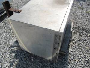 lot 4004 image: ROAD GEAR SIDE MOUNT TOOL BOX FOR TRUCK OR TRAILER ALL ALUM 5lX24W X24 H
