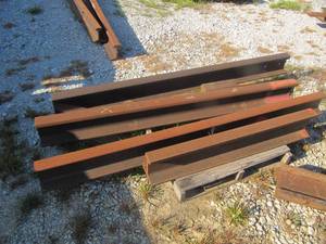 lot 4025 image: 6 Pcs Of Railroad Iron Good for Anvils and Work Benchs