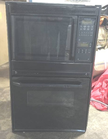 lot 7105 image: GE� 27 Built-In Double MicrowaveThermal Wall Oven