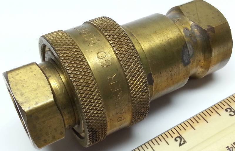 lot 1483 image: Parker BH4-60 series brass double shut off quick disconnect coupler 12 female pipe threads on both sides.