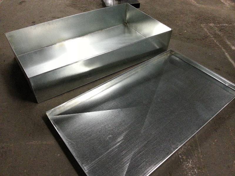 lot 1486 image: I think the chickens got out and left this feed tray behind.  Big 54 X 29 wide and 10 deep Galvanized box with lid.
