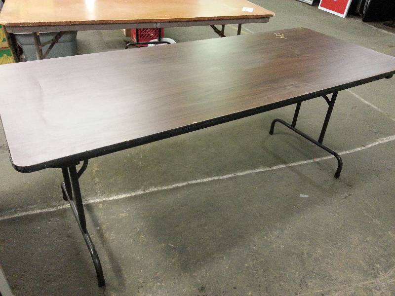 lot 1526 image: 72 long X 25 deep and 30 off the floor folding legs display table