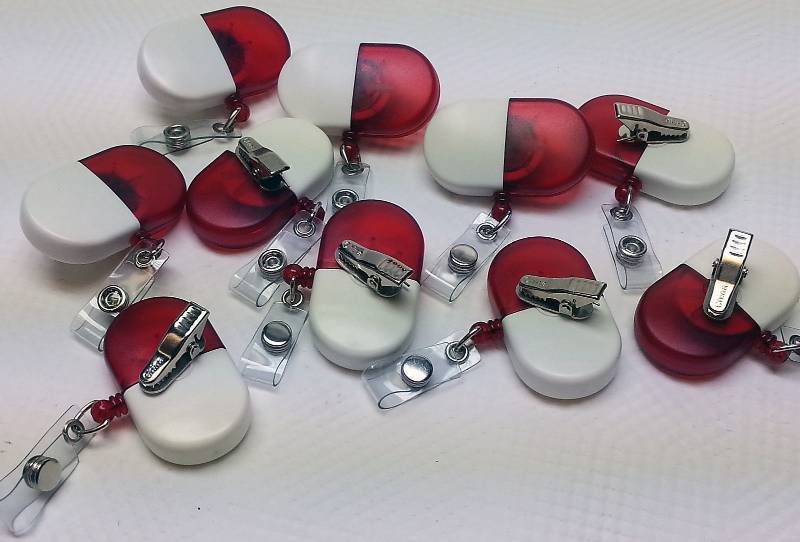 lot 9067 image: 10 Red White Retractable ID Badge Reel Name nurse badge holders alligator clips