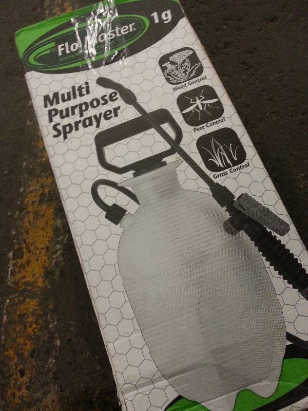 lot 1551 image: This 1 gallon sprayer was part of a returns pallet purchased and weve not tested it
