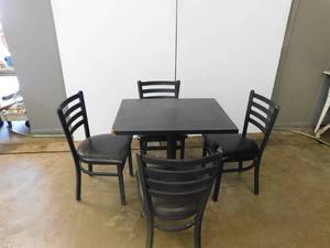 lot 4741 image: Lot Of 4 Dining Height Chairs & 1 Dining Height Table