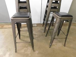 lot 4742 image: Lot Of 8 Padded Bar Height Stools