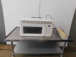 lot 4753 image: Hot Point Microwave